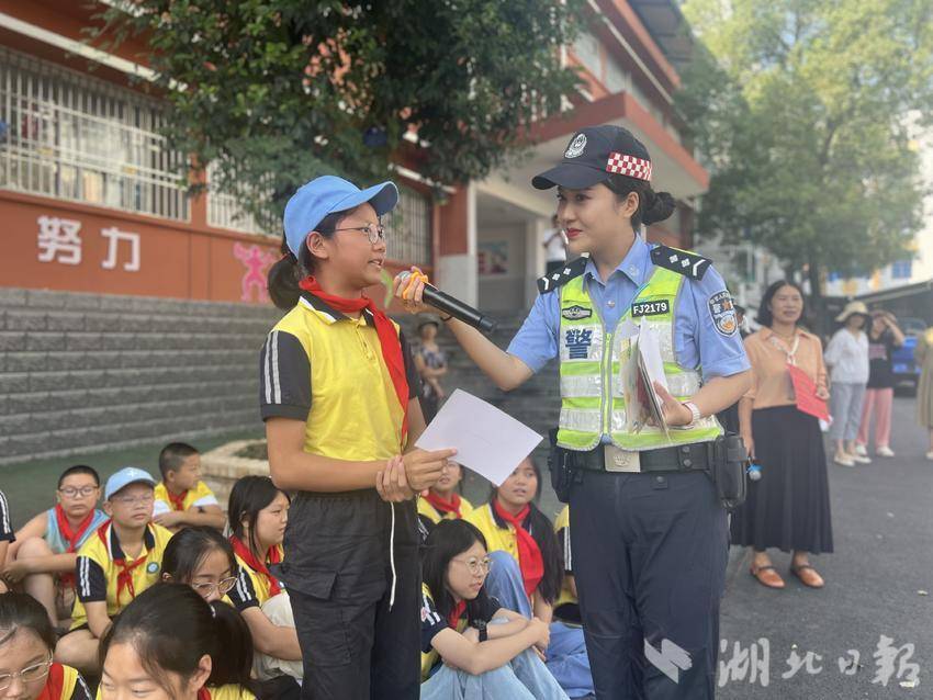 欢乐炸三张官网